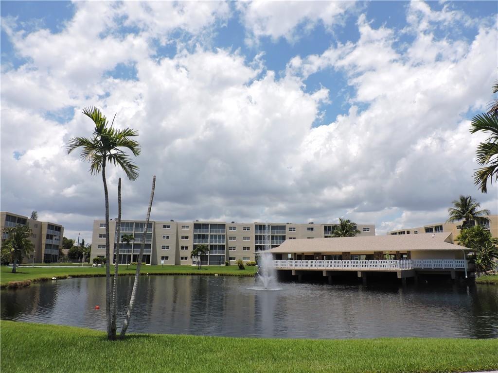 MEADOWBROOK LAKES - Residential