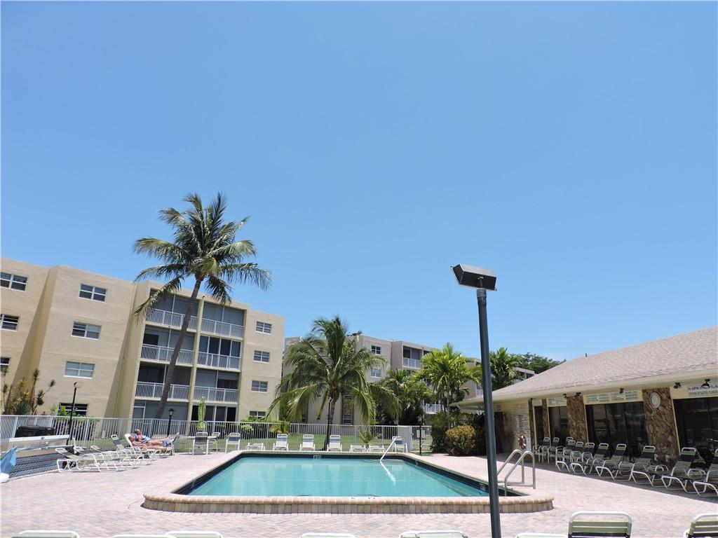 MEADOWBROOK LAKES - Residential