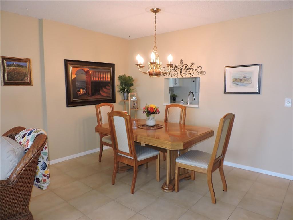 MEADOWBROOK LAKES - Residential