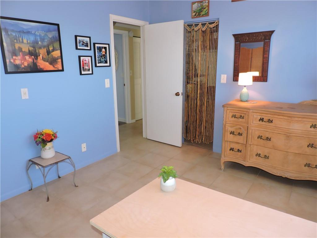 MEADOWBROOK LAKES - Residential