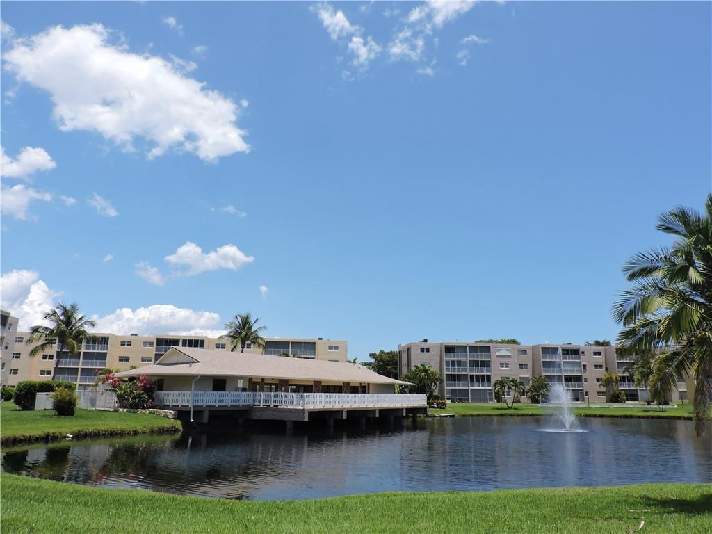 MEADOWBROOK LAKES - Residential