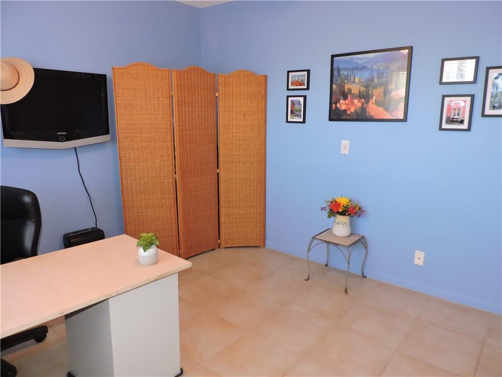 MEADOWBROOK LAKES - Residential