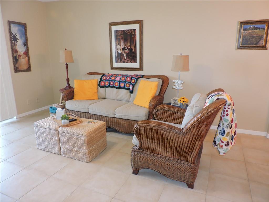 MEADOWBROOK LAKES - Residential