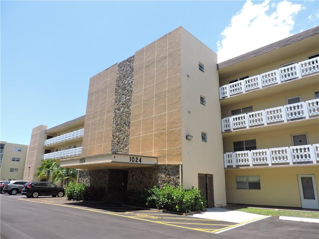 MEADOWBROOK LAKES - Residential