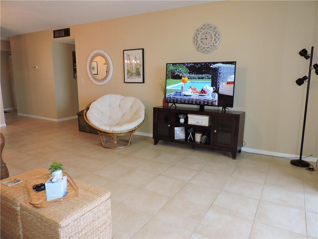 MEADOWBROOK LAKES - Residential