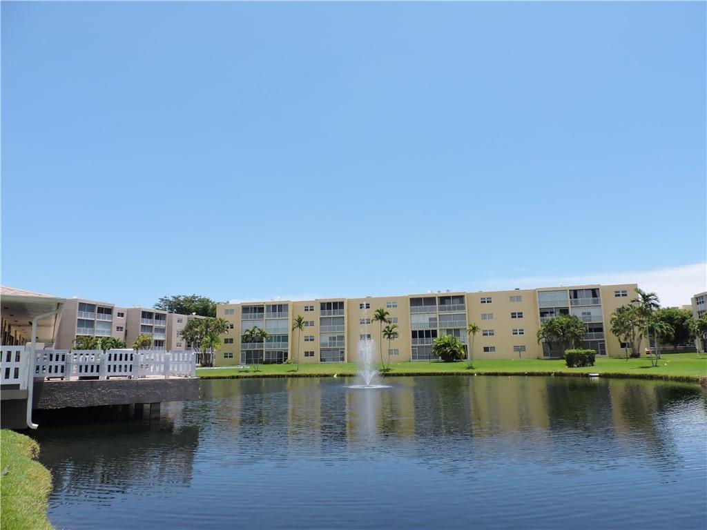 MEADOWBROOK LAKES - Residential