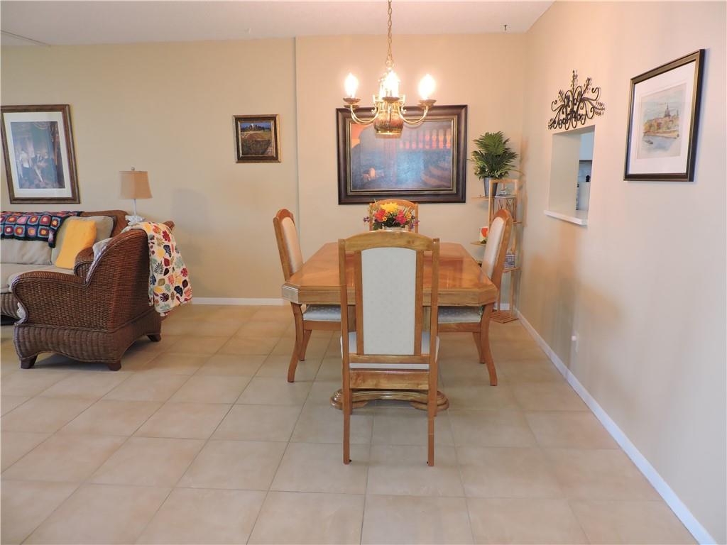 MEADOWBROOK LAKES - Residential