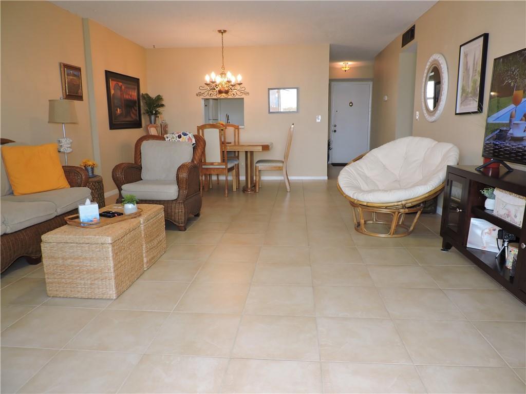 MEADOWBROOK LAKES - Residential