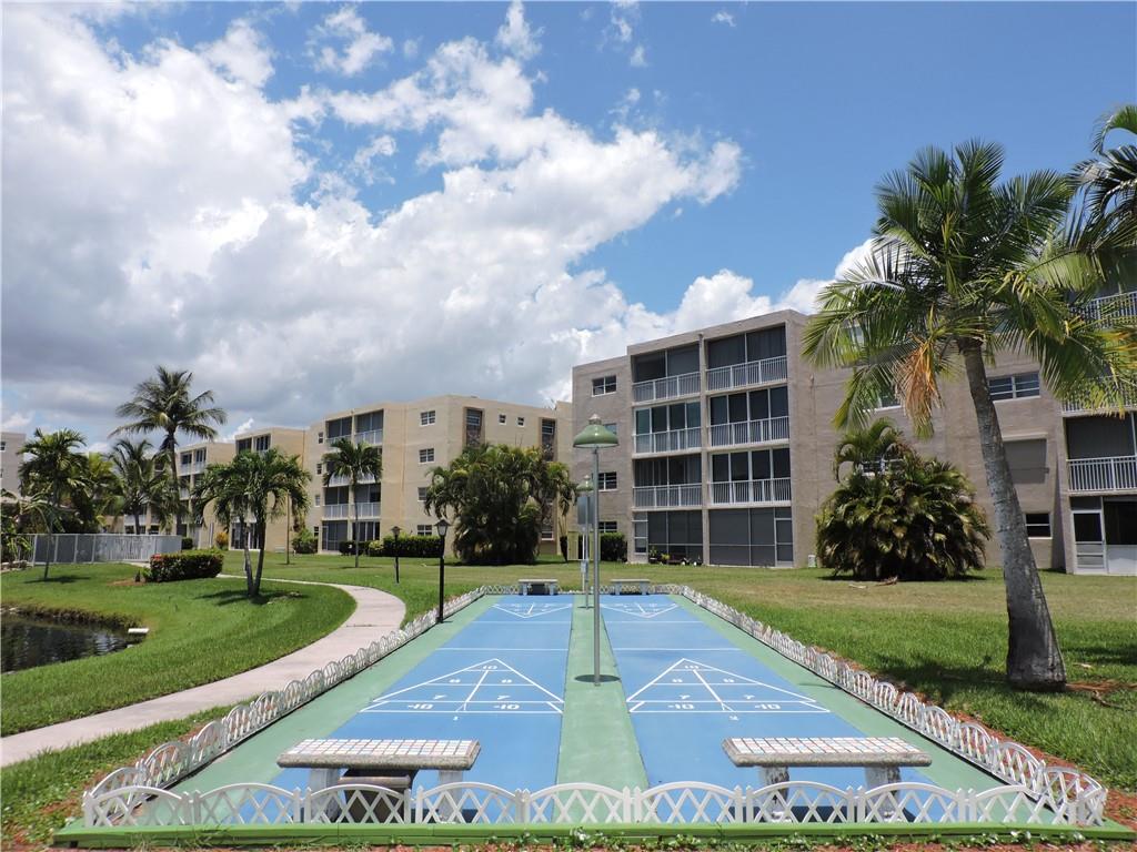 MEADOWBROOK LAKES - Residential