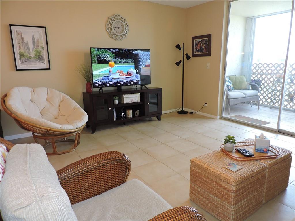 MEADOWBROOK LAKES - Residential