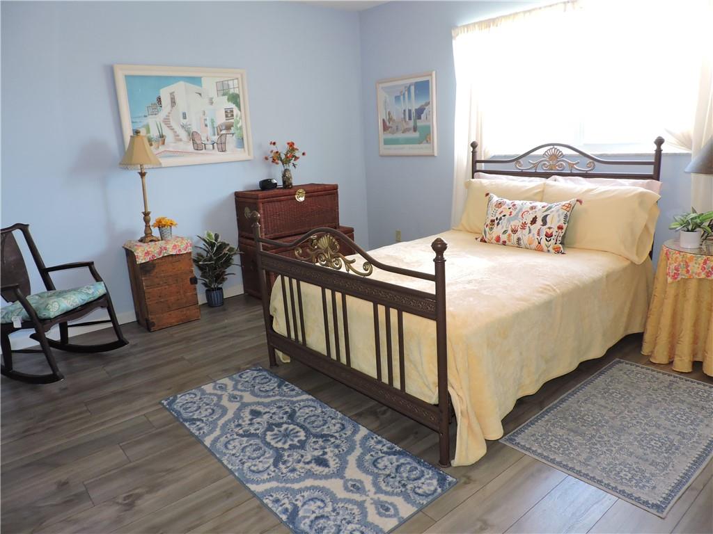 MEADOWBROOK LAKES - Residential