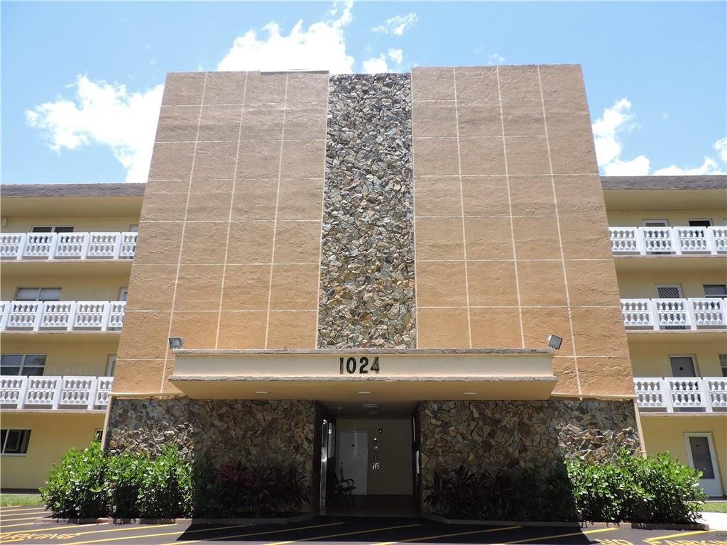 MEADOWBROOK LAKES - Residential