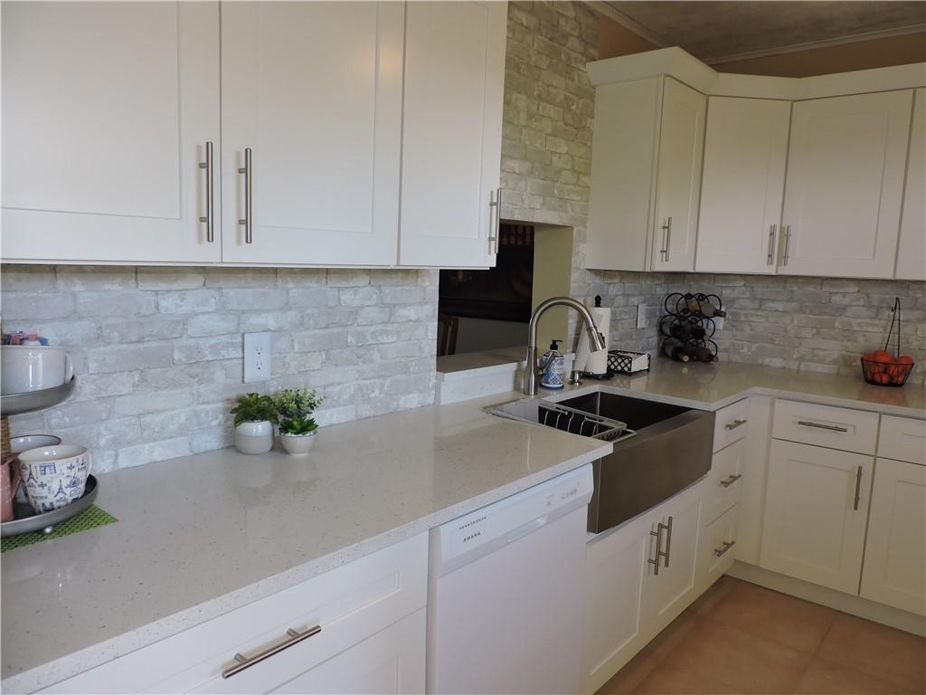 MEADOWBROOK LAKES - Residential