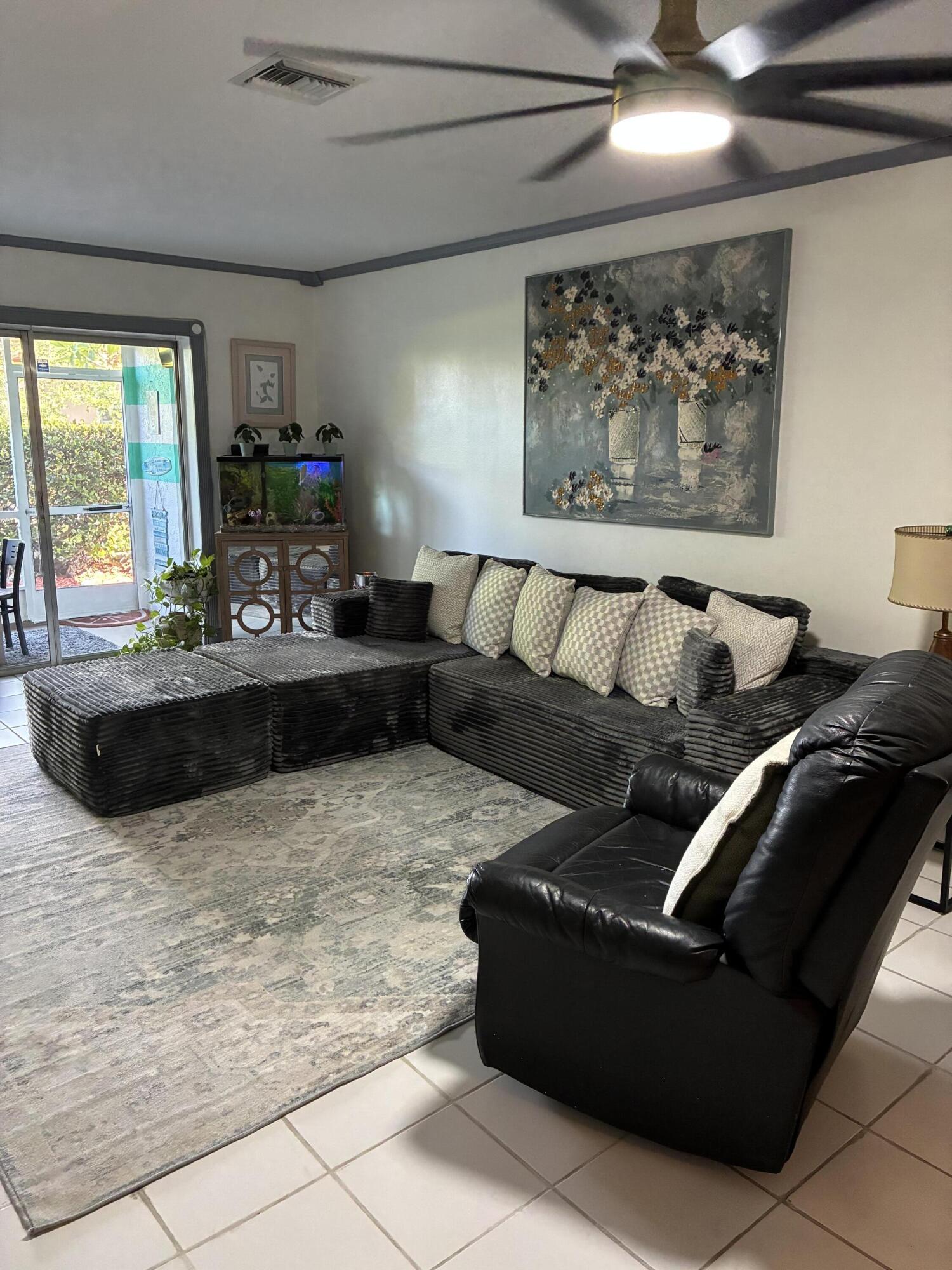 1894 Palmland Drive 3