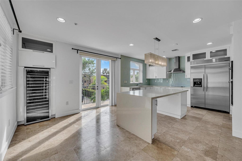 Photo of 61 Isle Of Venice Drive, Fort Lauderdale, FL 33301 (MLS # F10546708)