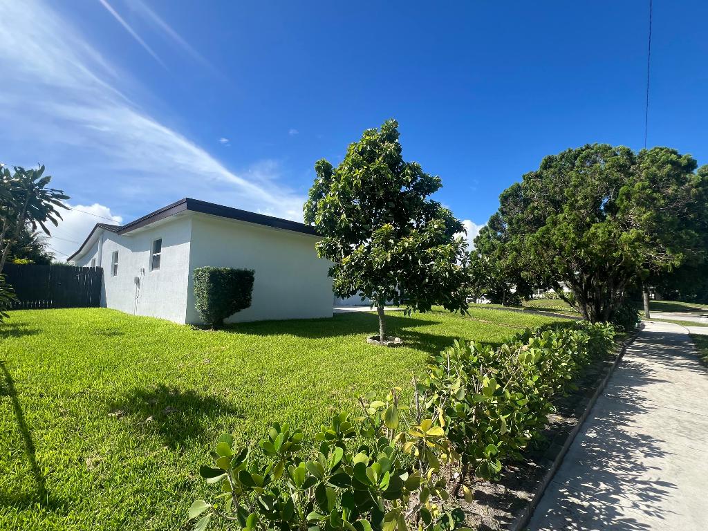 LAKE OSBORNE MANOR IN - Residential