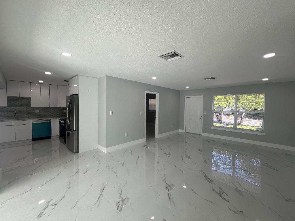 LAKE OSBORNE MANOR IN - Residential