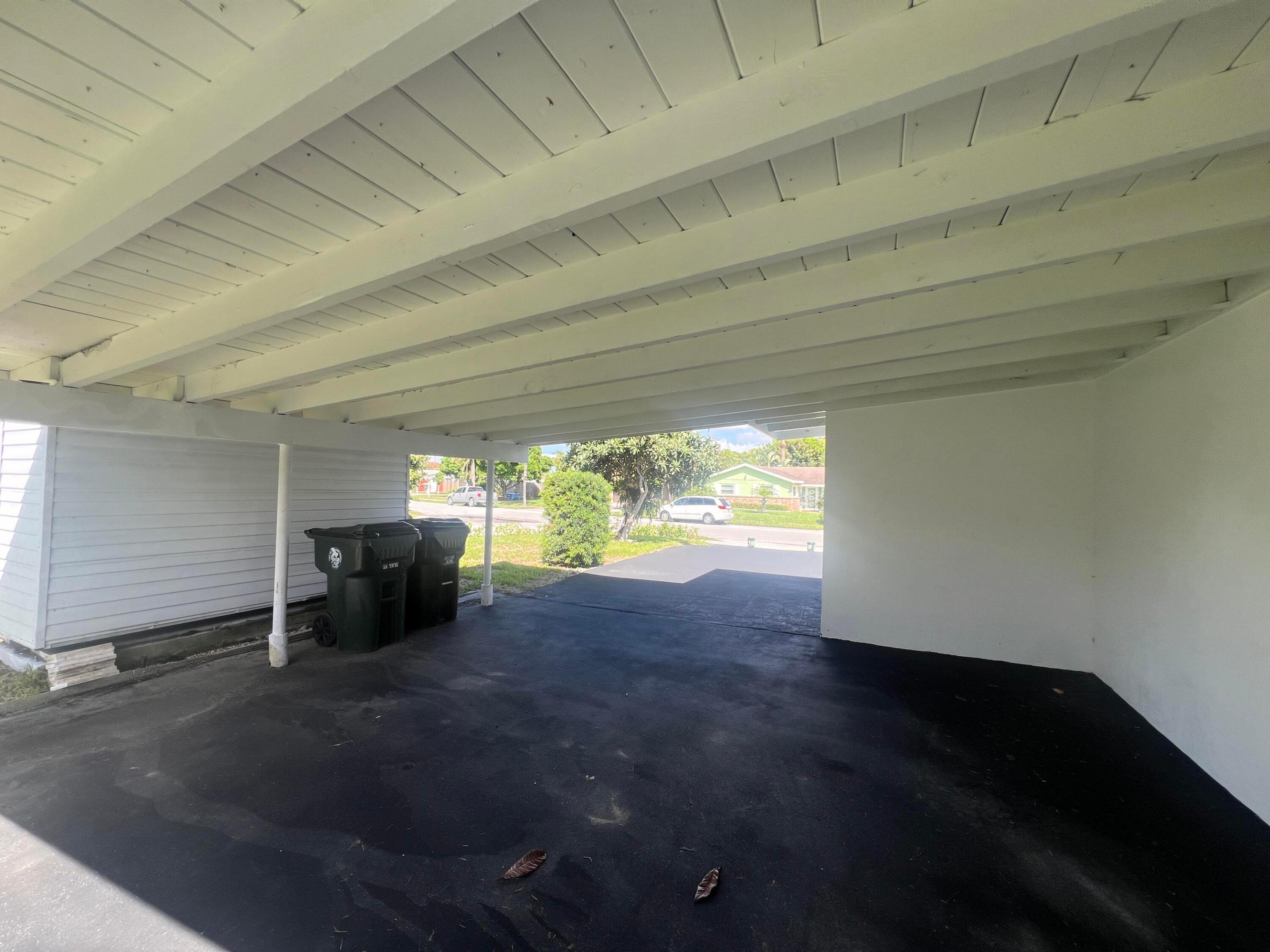 LAKE OSBORNE MANOR IN - Residential