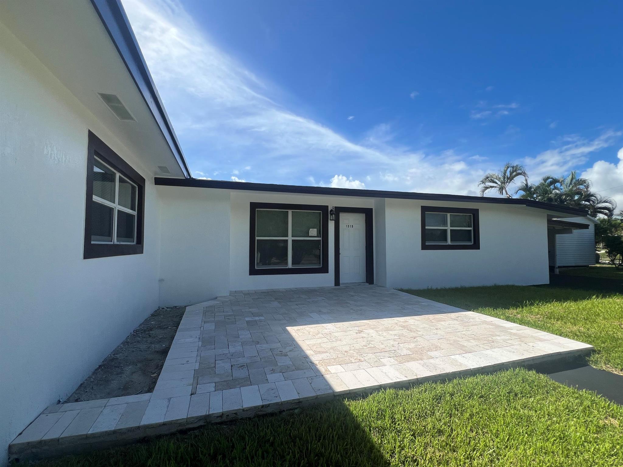1319 Crest Drive