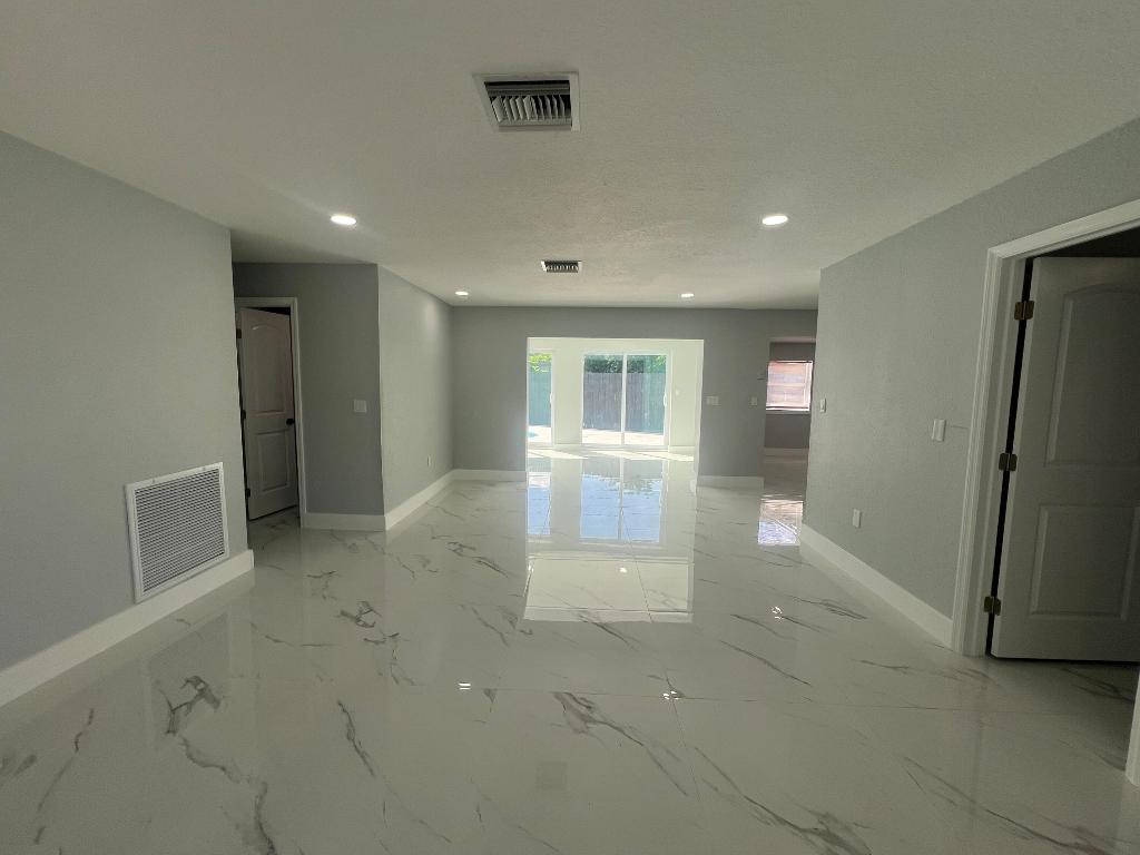 LAKE OSBORNE MANOR IN - Residential