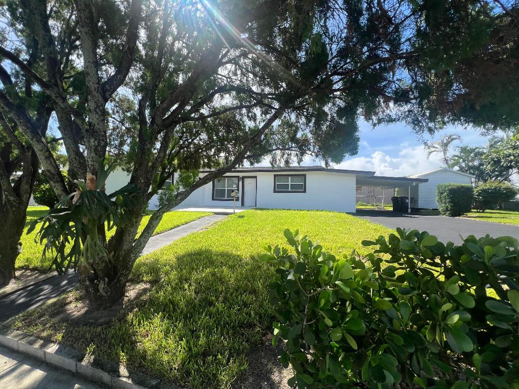 LAKE OSBORNE MANOR IN - Residential