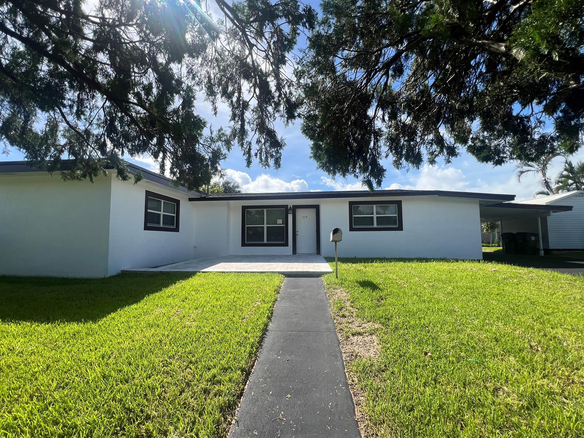 1319 Crest Drive