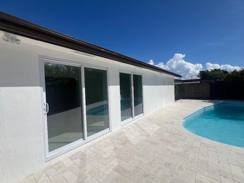 LAKE OSBORNE MANOR IN - Residential