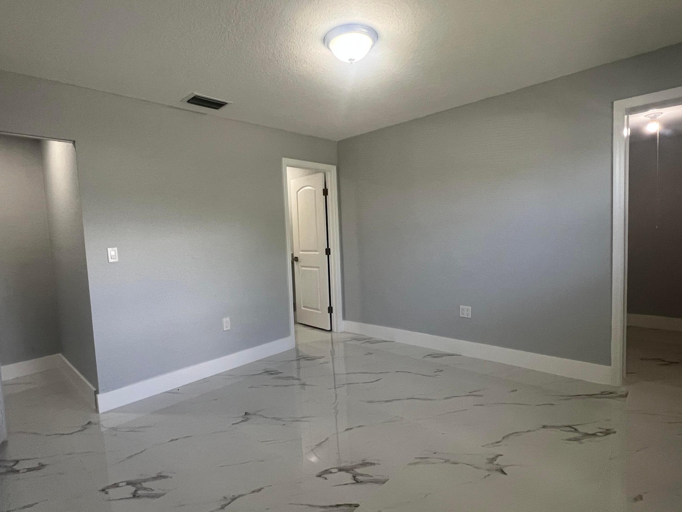 LAKE OSBORNE MANOR IN - Residential