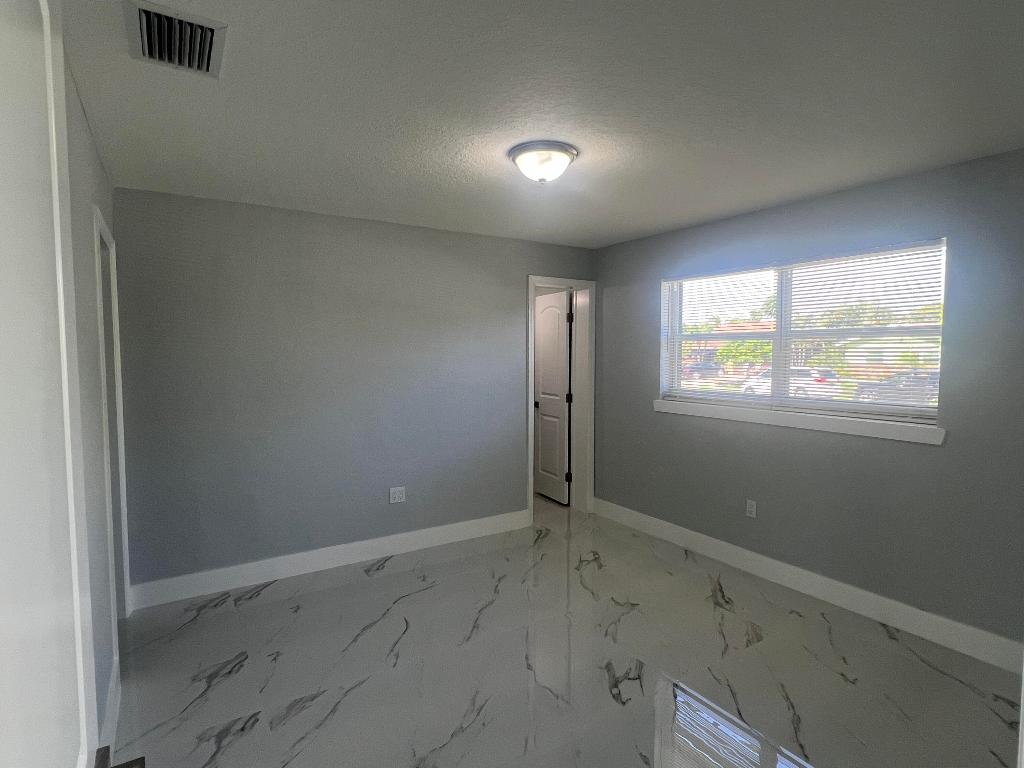 LAKE OSBORNE MANOR IN - Residential