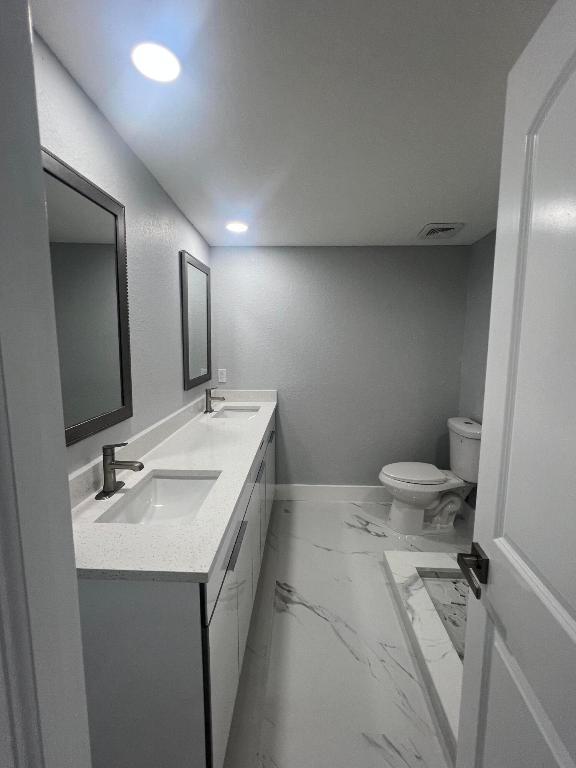 LAKE OSBORNE MANOR IN - Residential