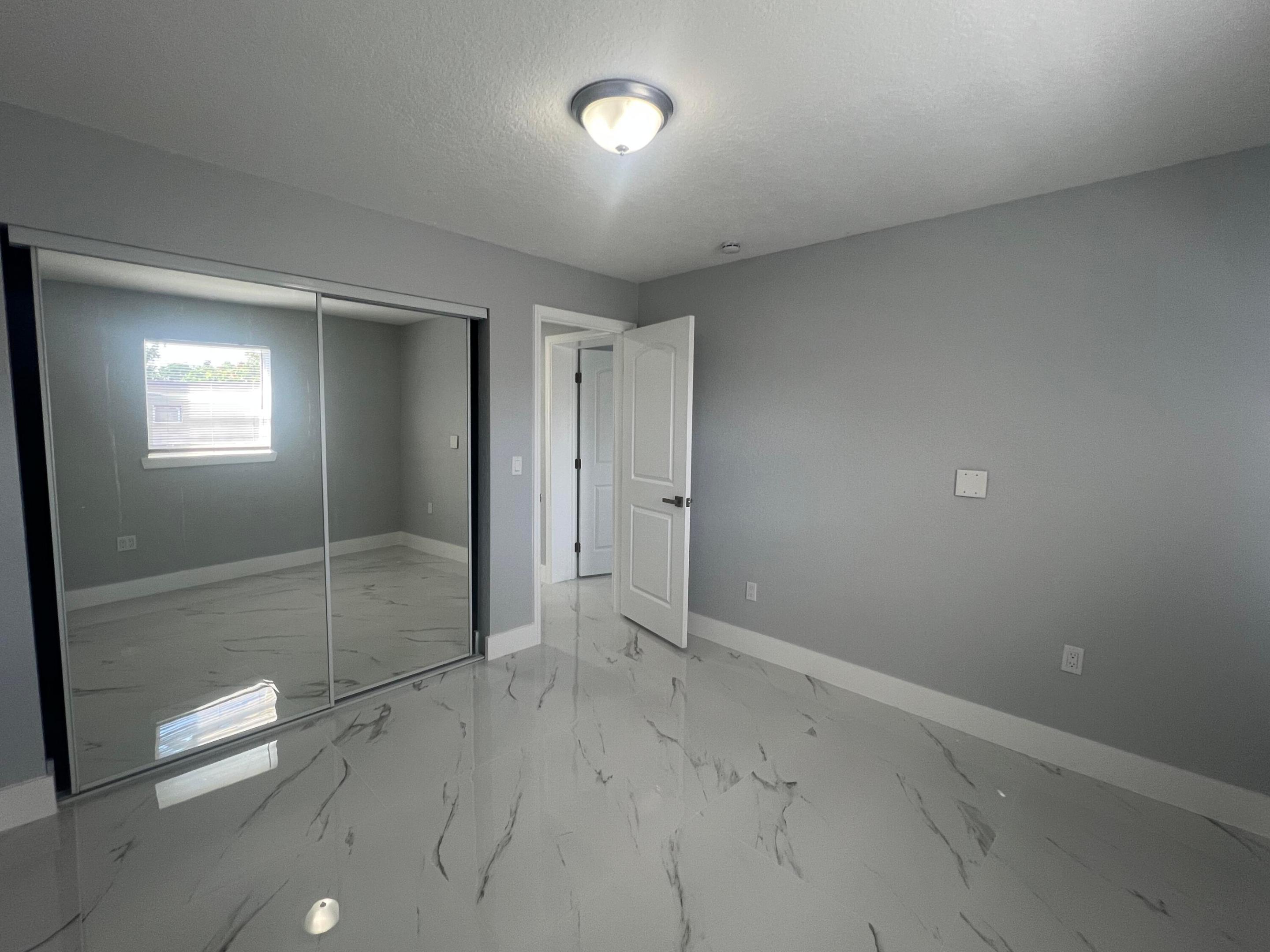 LAKE OSBORNE MANOR IN - Residential