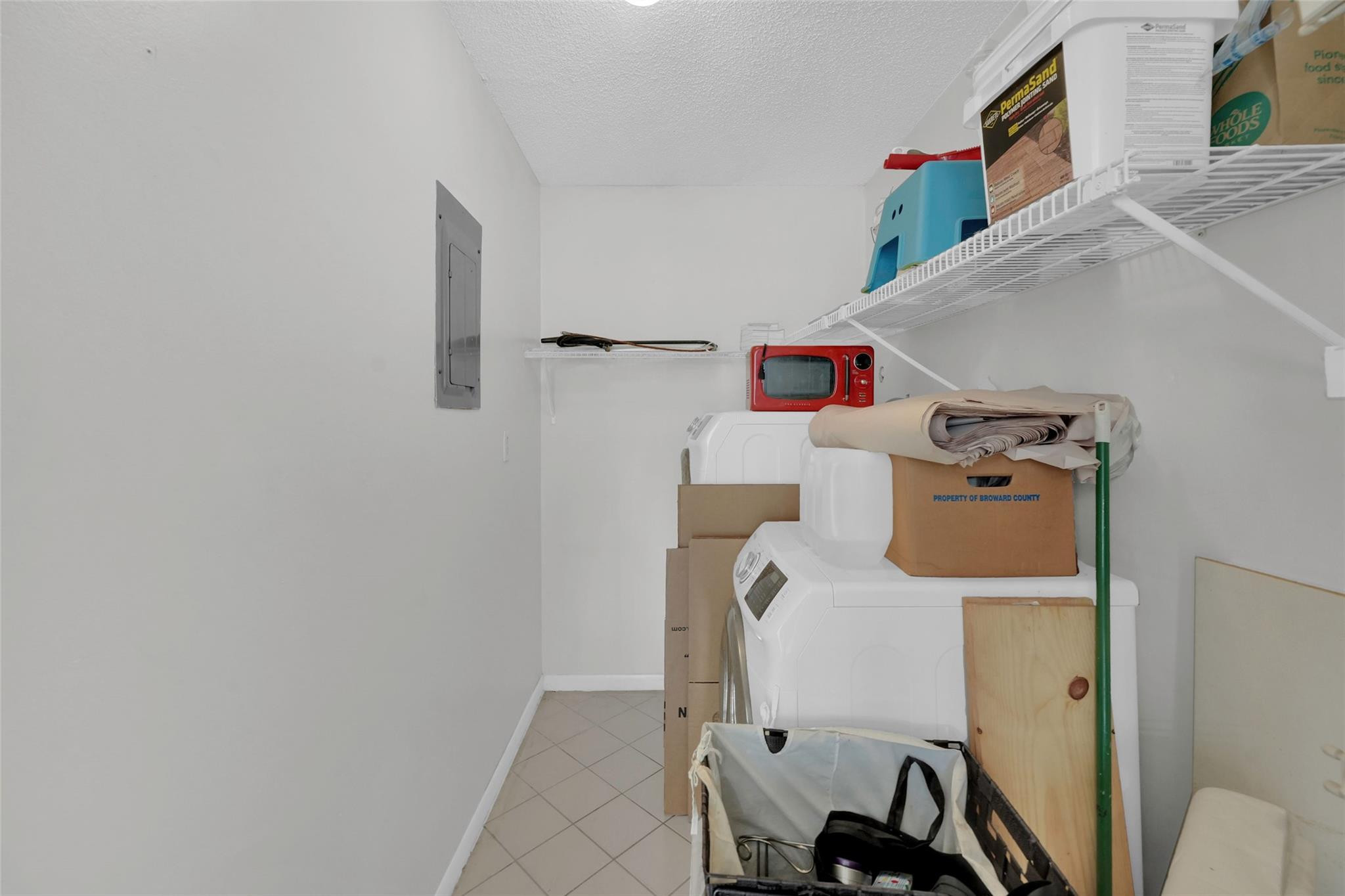 Banyan Lakes - Residential