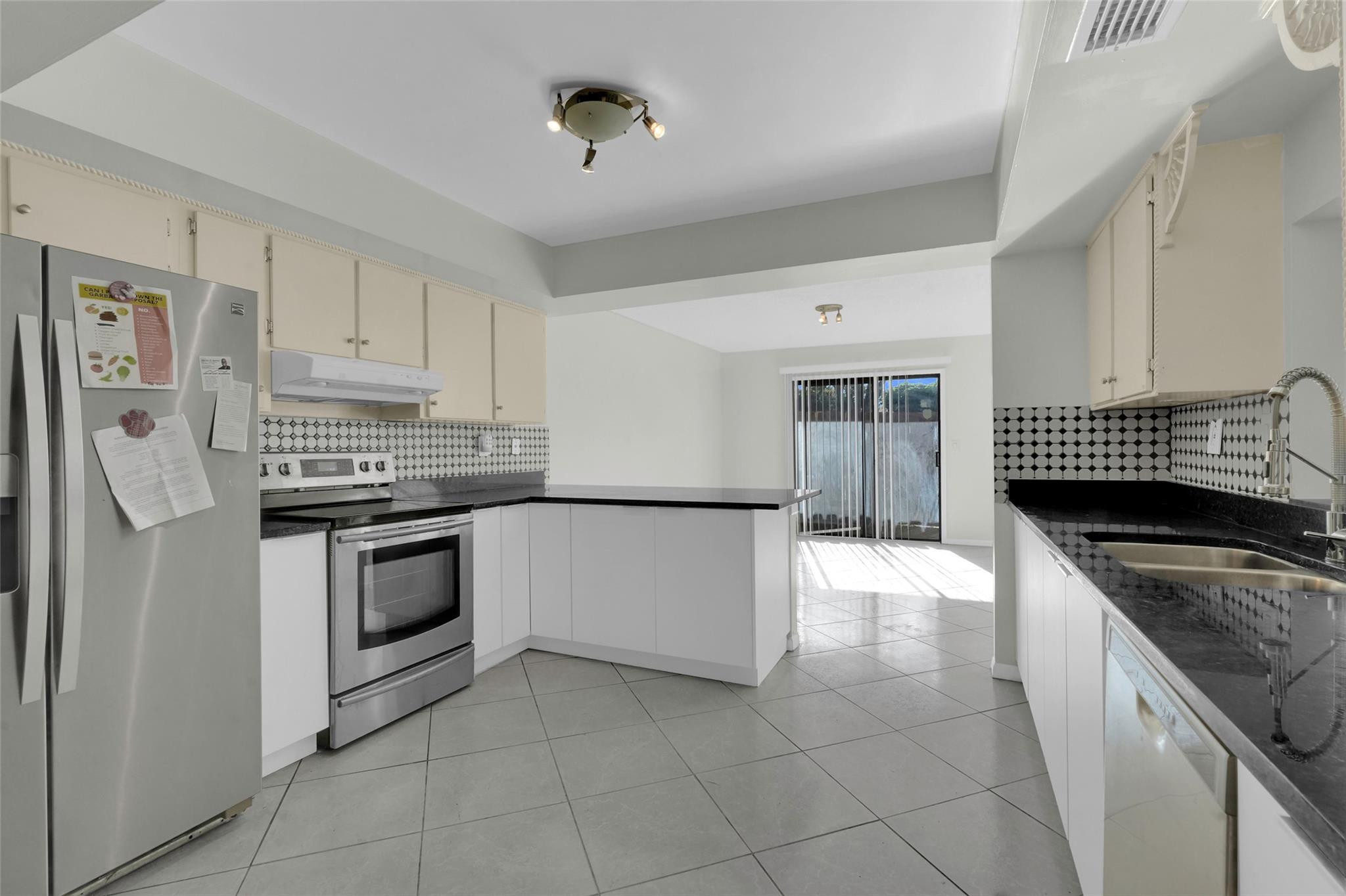 Banyan Lakes - Residential