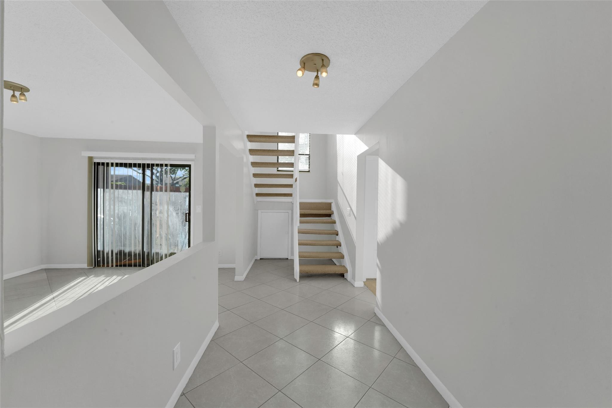 Banyan Lakes - Residential