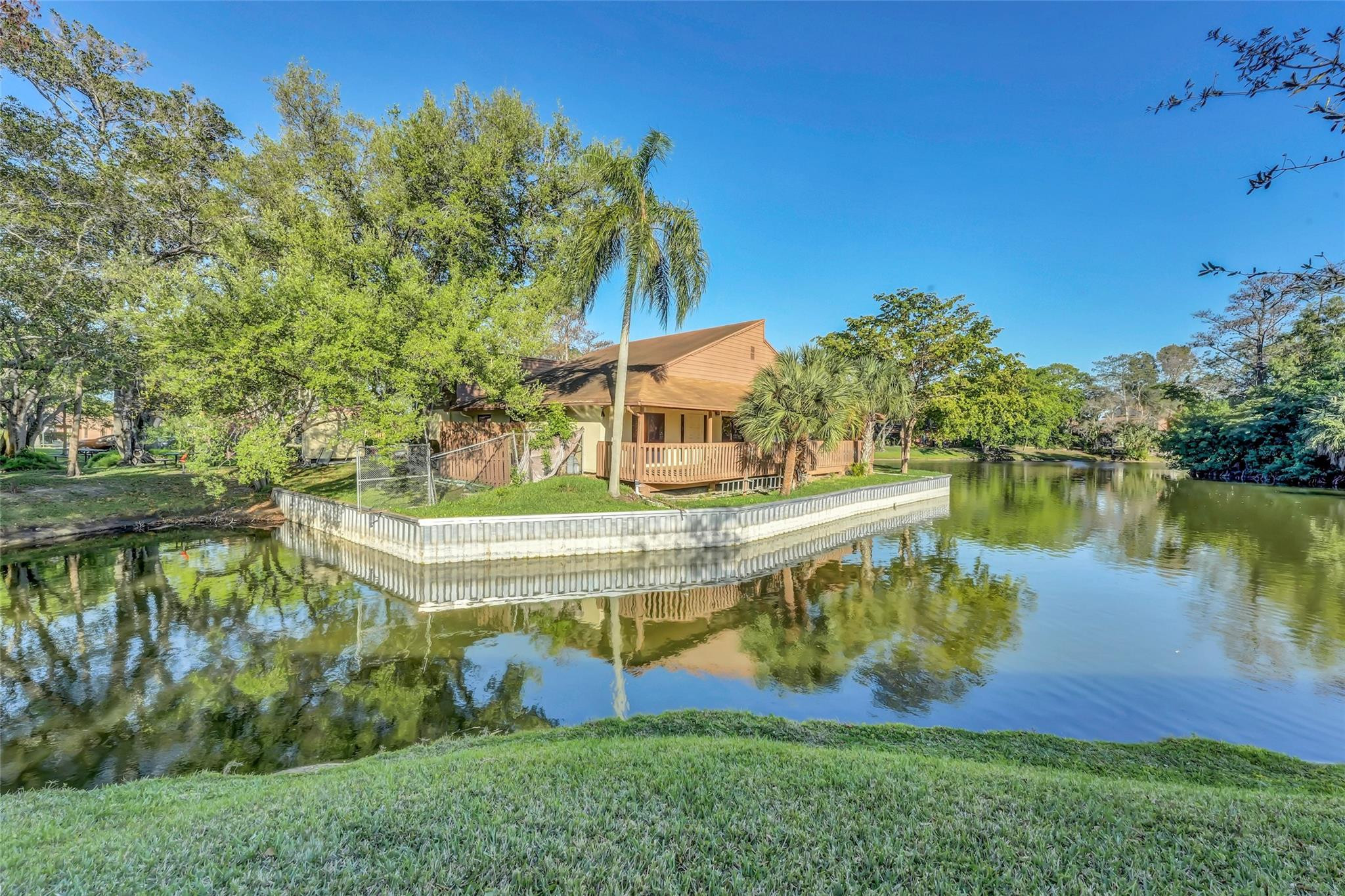 Banyan Lakes - Residential