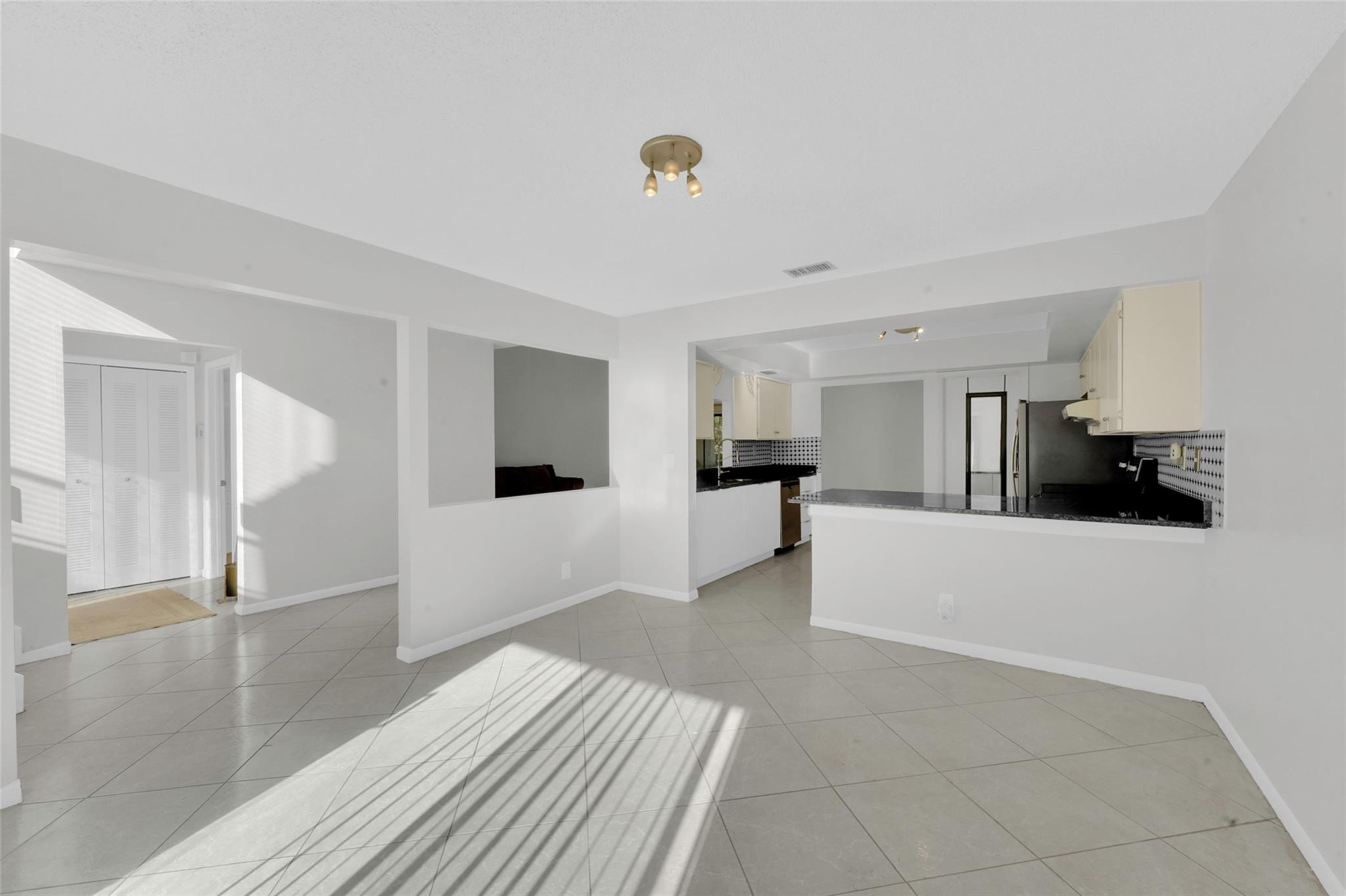 Banyan Lakes - Residential