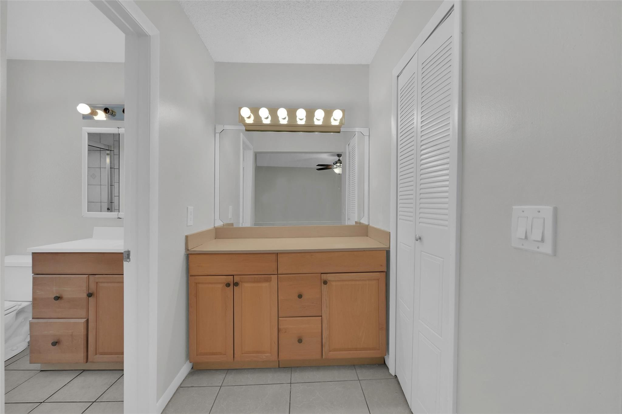 Banyan Lakes - Residential