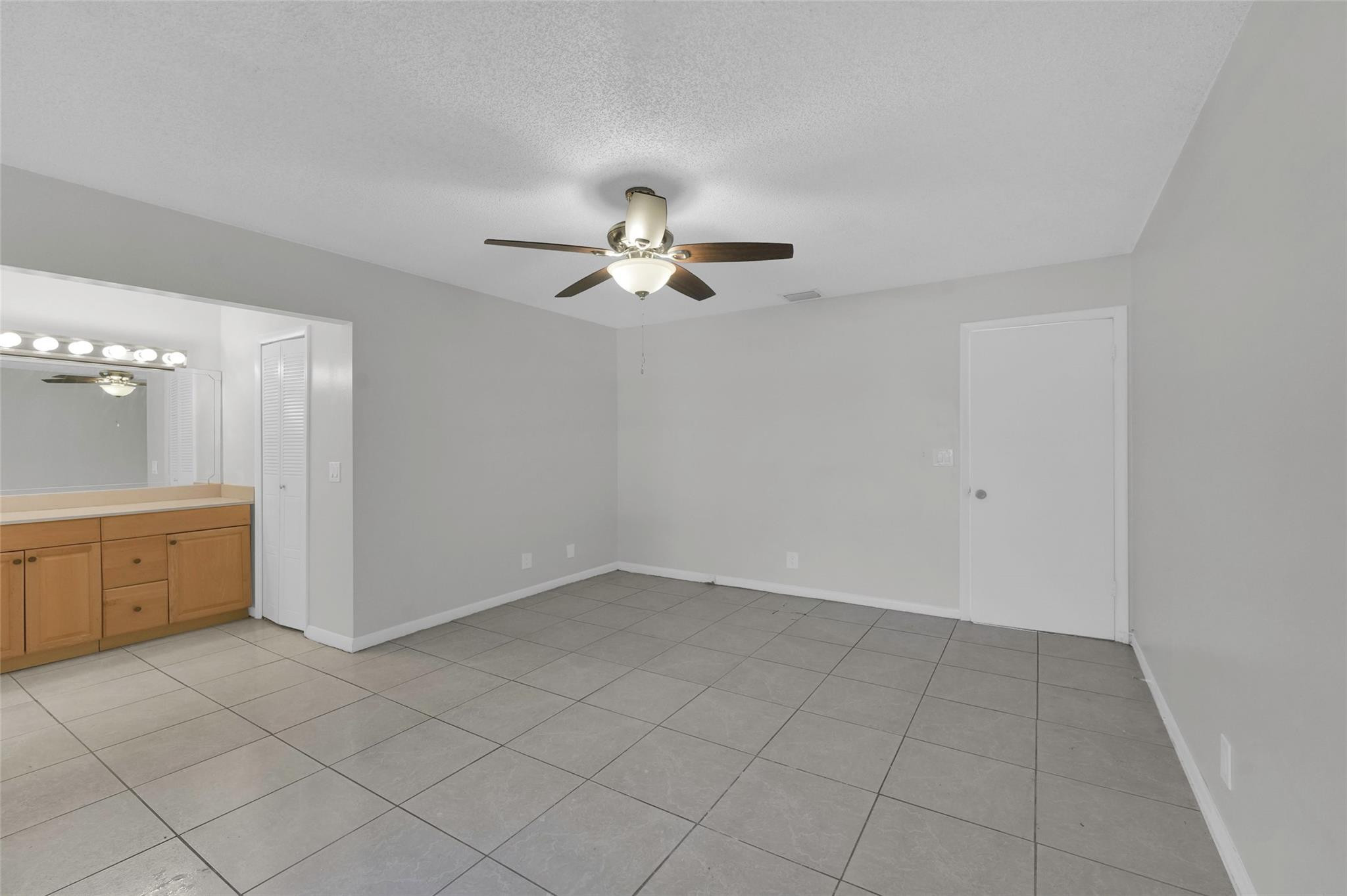 Banyan Lakes - Residential