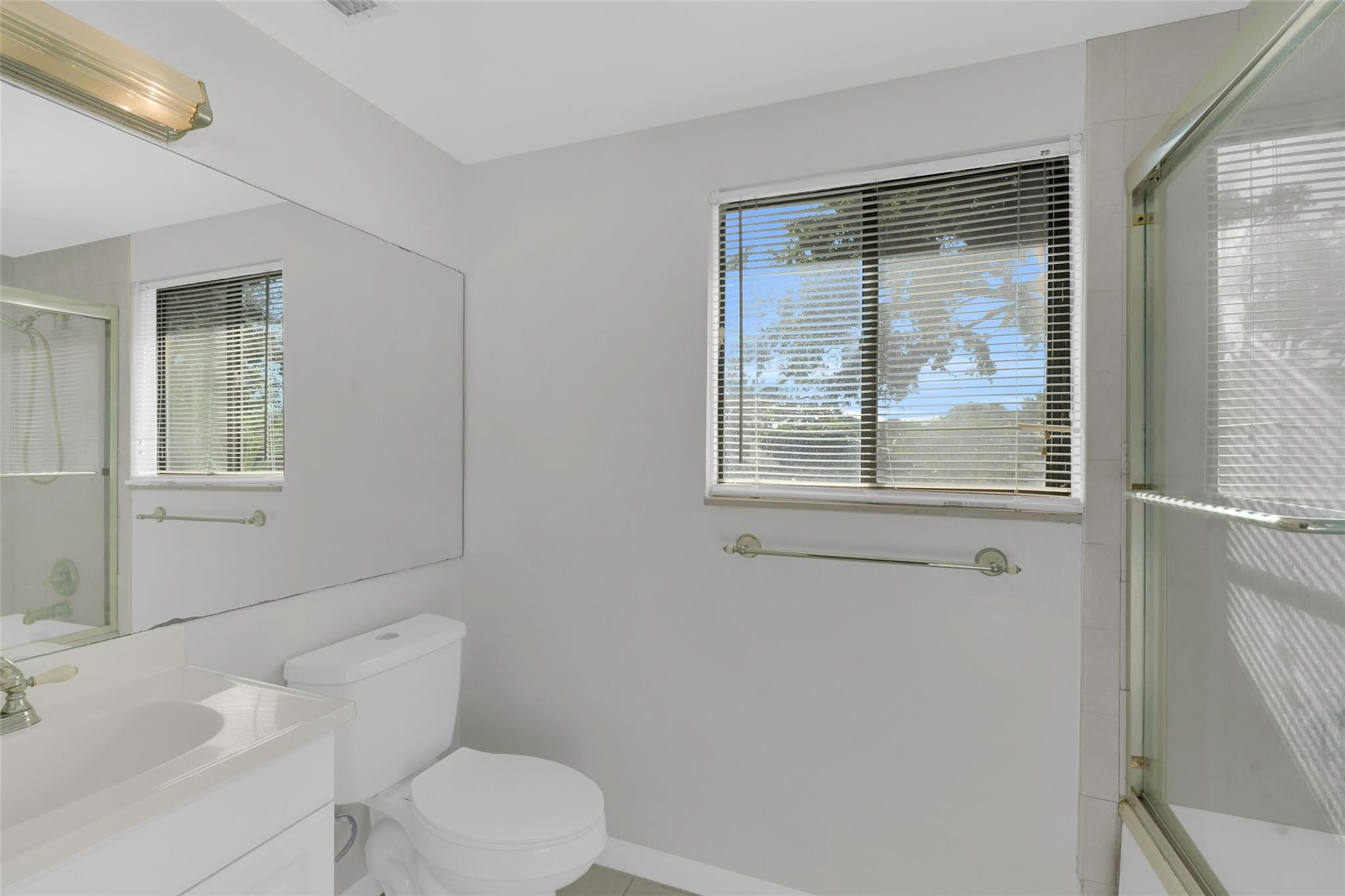 Banyan Lakes - Residential