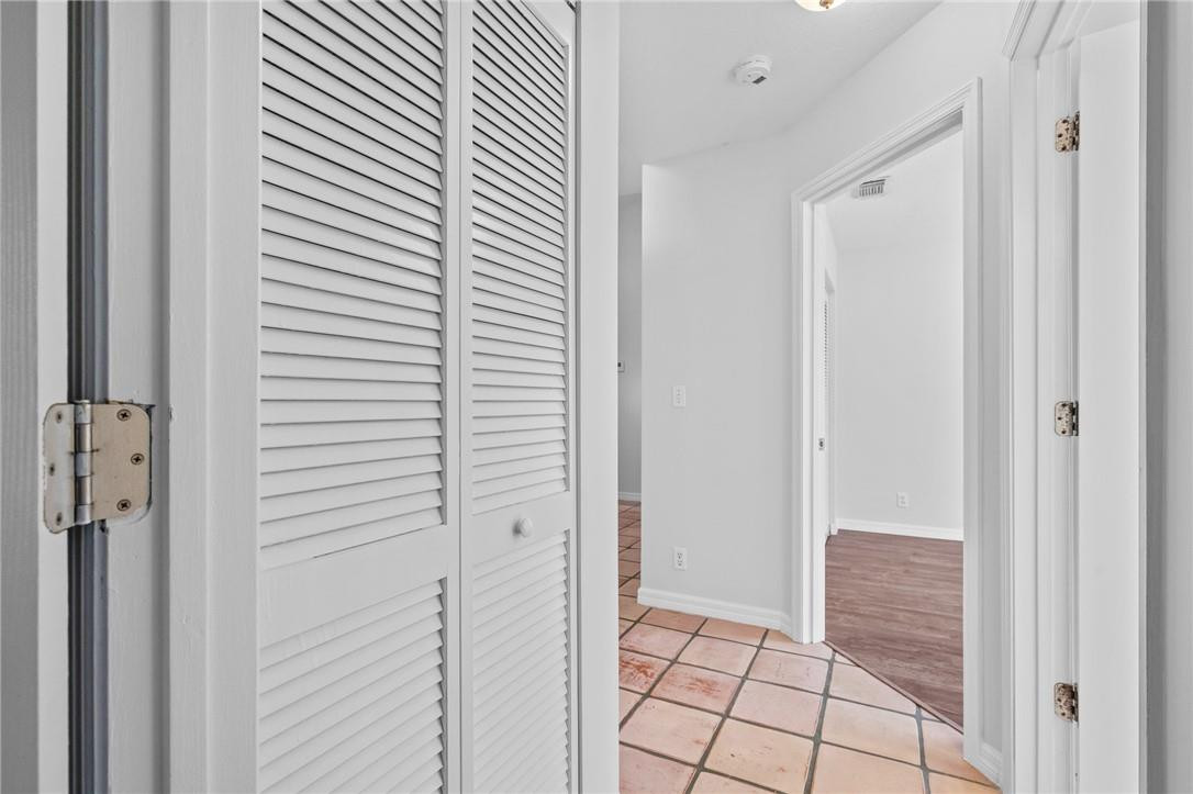 Alpine Center 120-3 B - Residential Lease