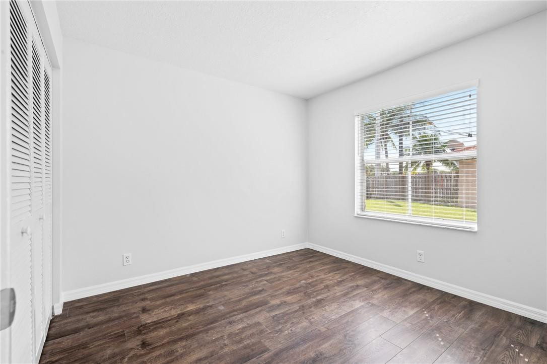 Alpine Center 120-3 B - Residential Lease