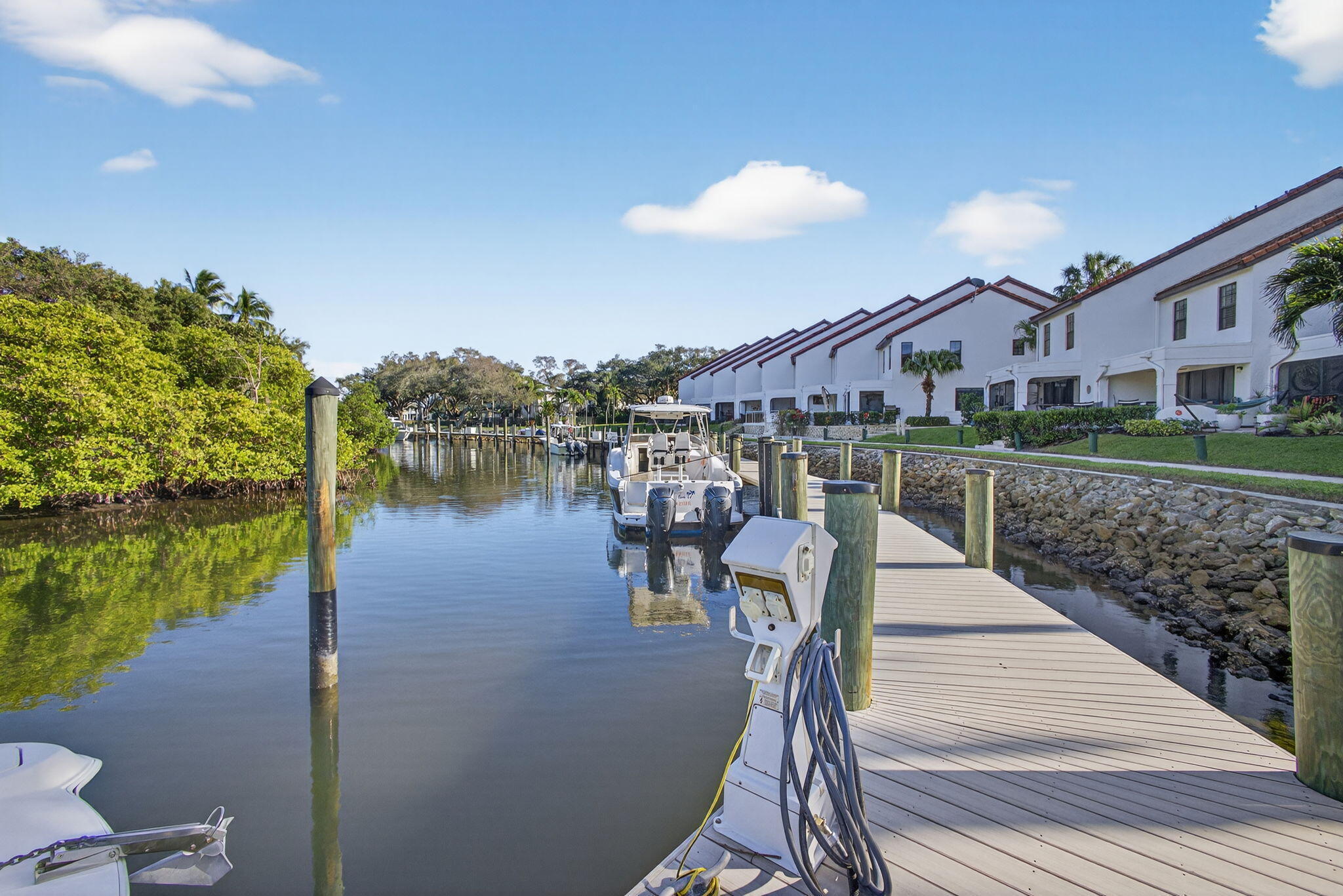 MARINERS COVE 1 - Residential
