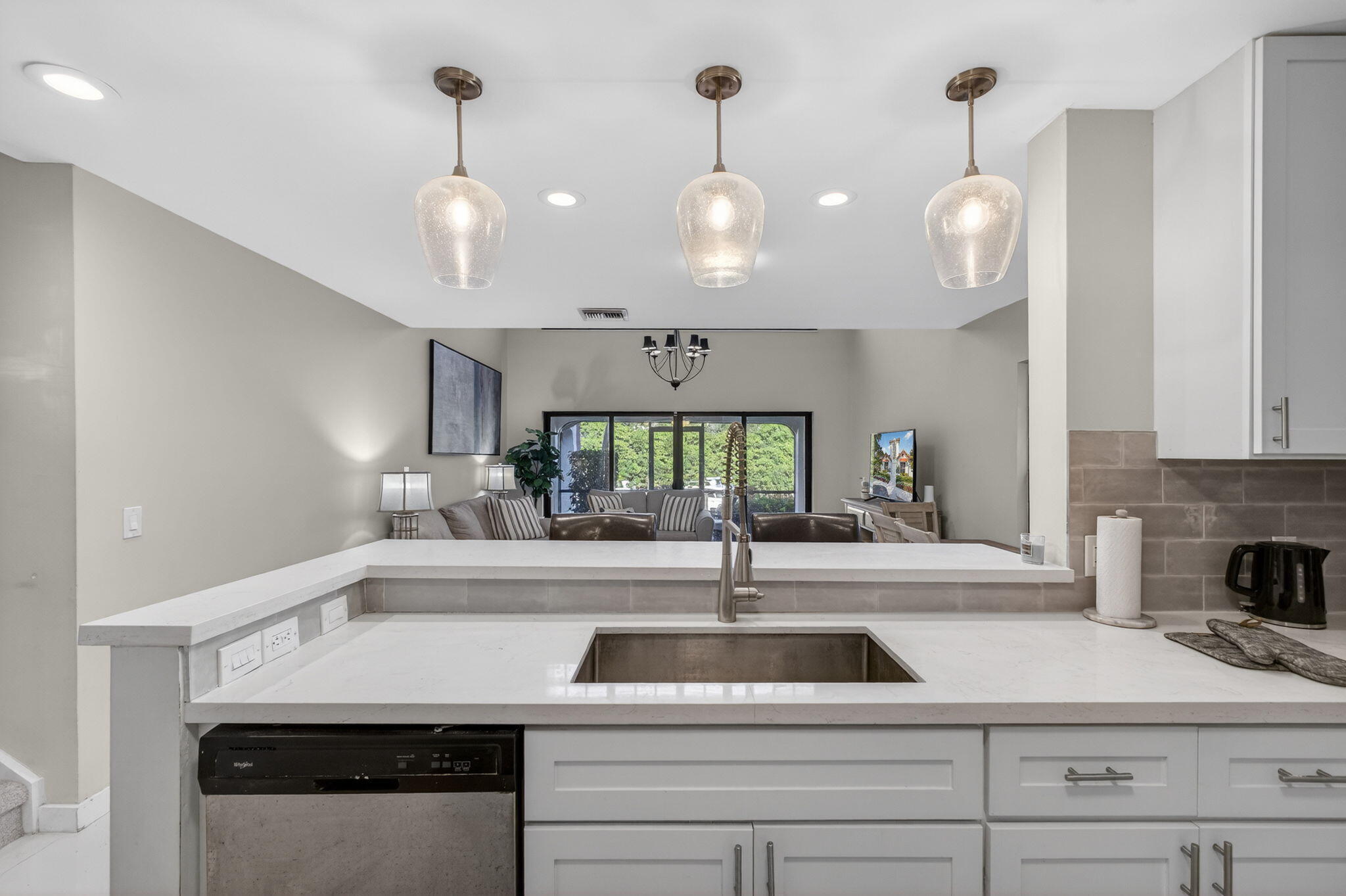 MARINERS COVE 1 - Residential