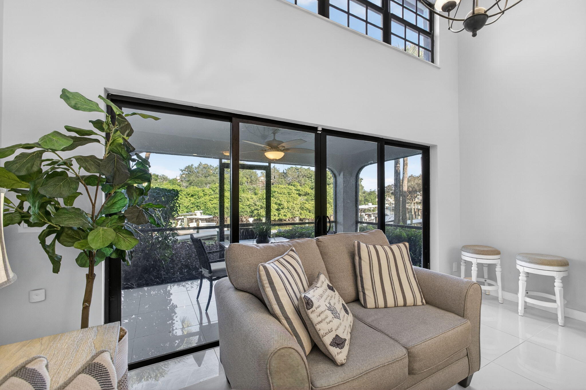 MARINERS COVE 1 - Residential