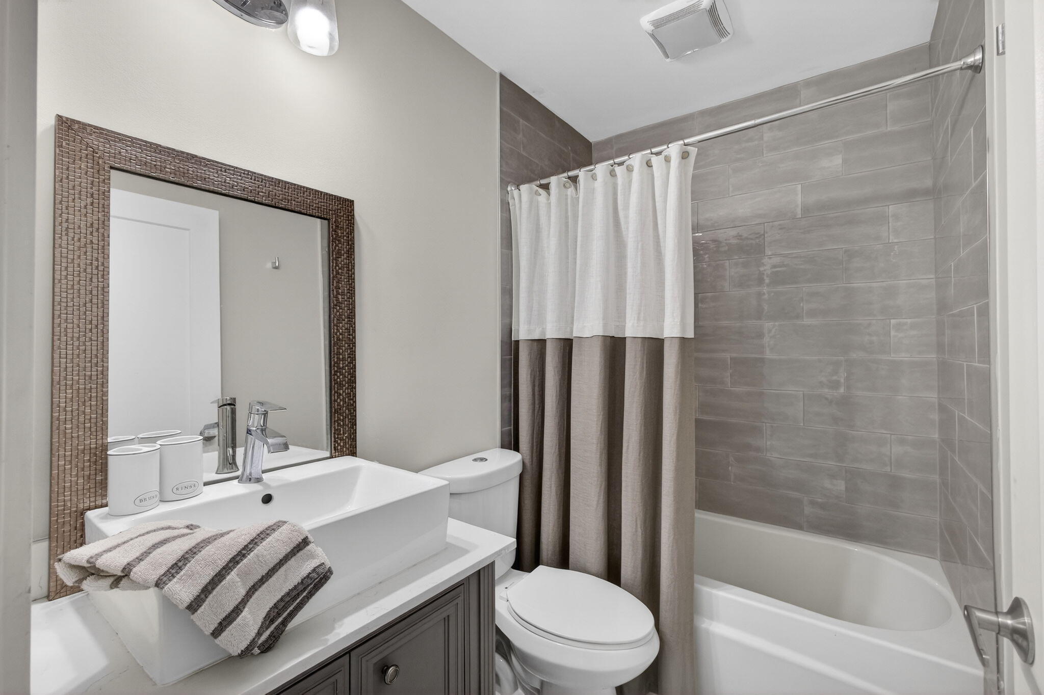 MARINERS COVE 1 - Residential