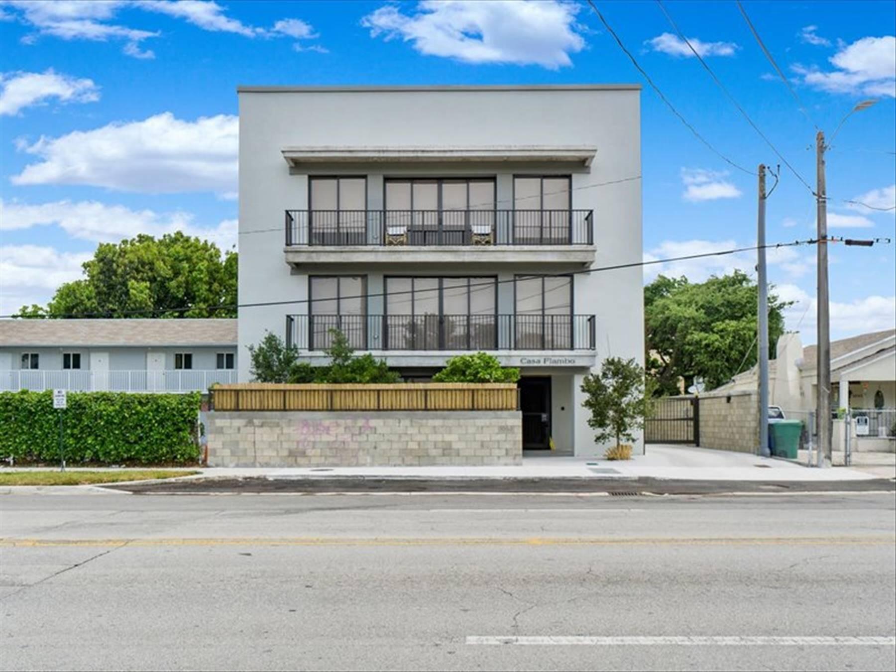 1053 NW 29th Street Casa Flambo