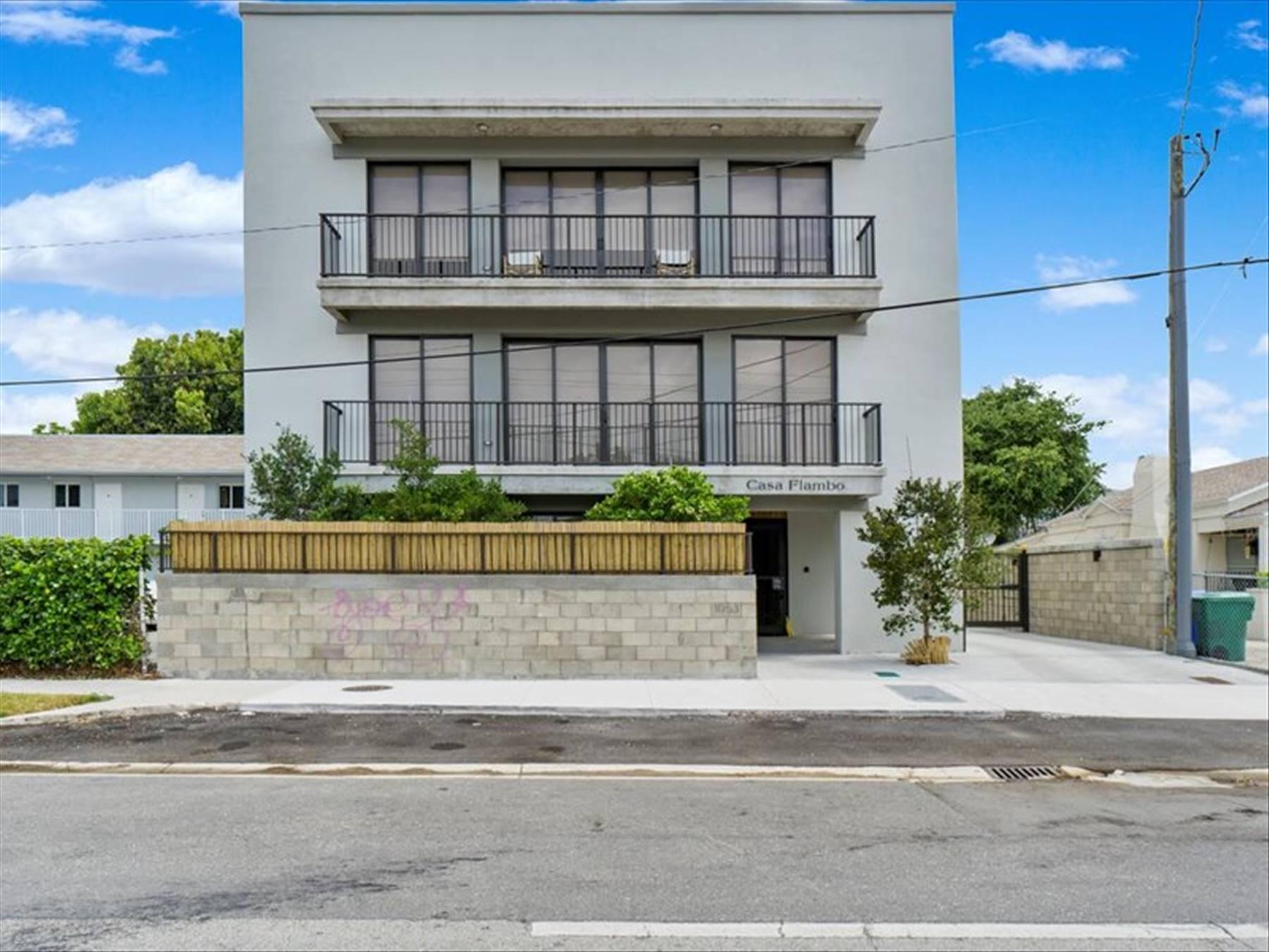 1053 NW 29th Street Casa Flambo