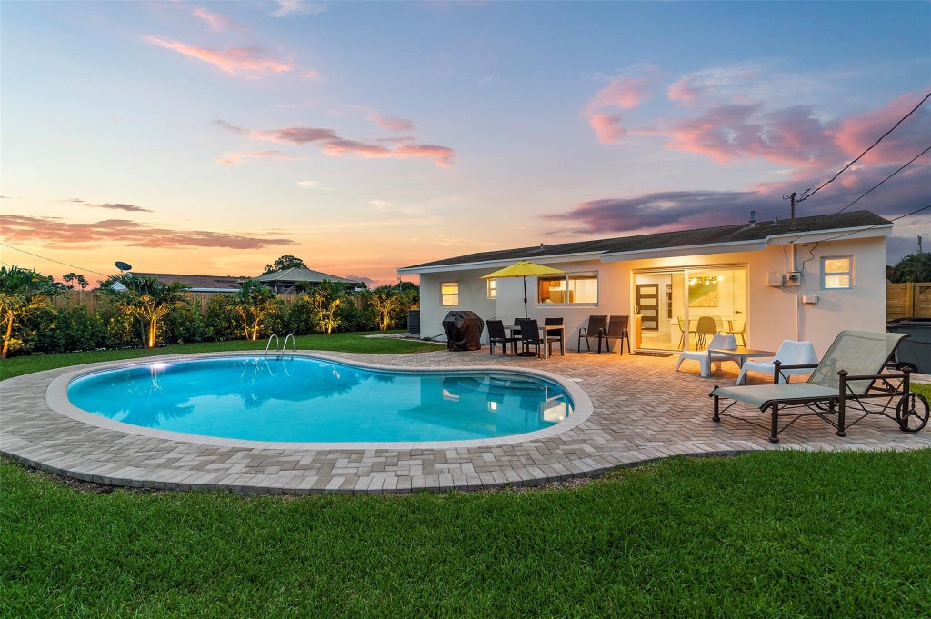Photo of 9148 Demery Drive, Palm Beach Gardens, FL 33410 (MLS # F10442922)