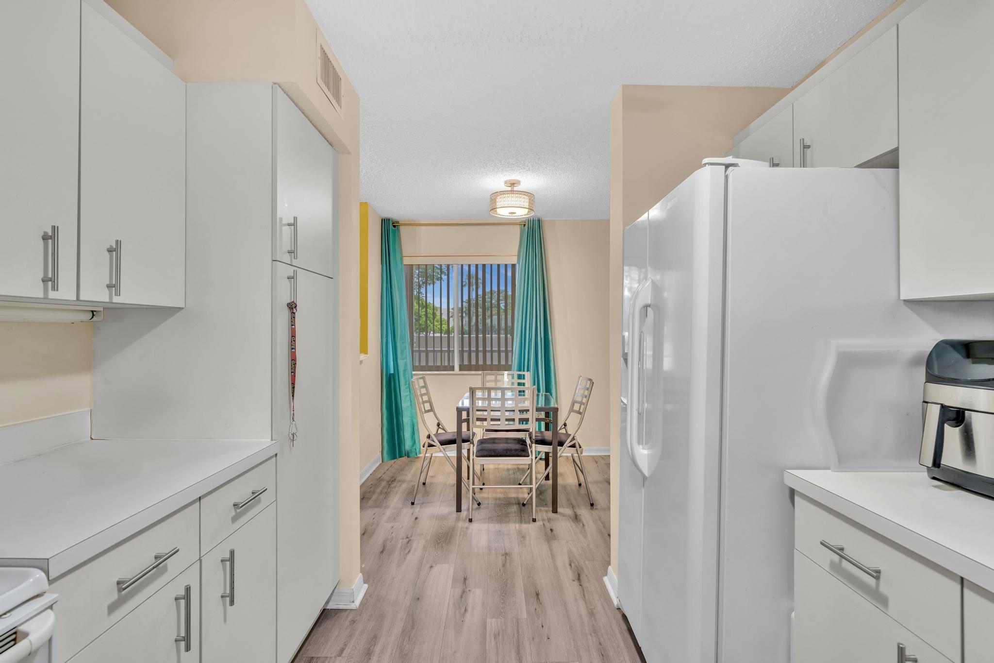 9587 Weldon Cir B211