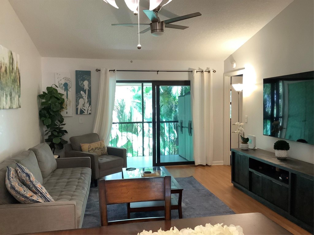 Boca Palms Condo 01-04 - Residential Lease